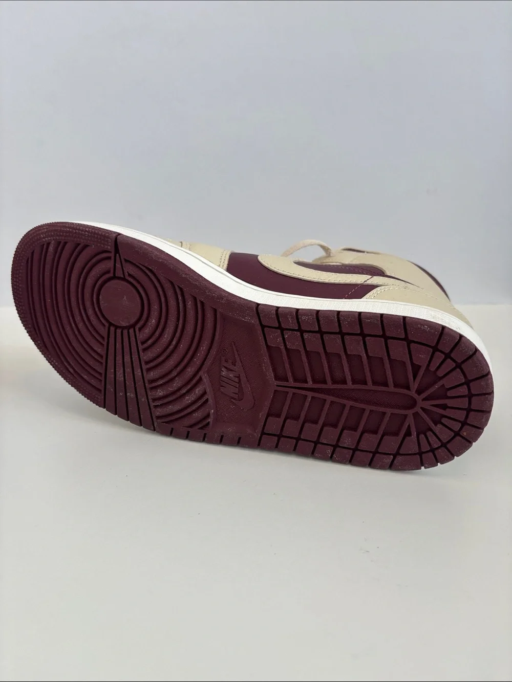 Jordan 1 Mid SE Split Beach Cherrywood (cream burgundy) never worn